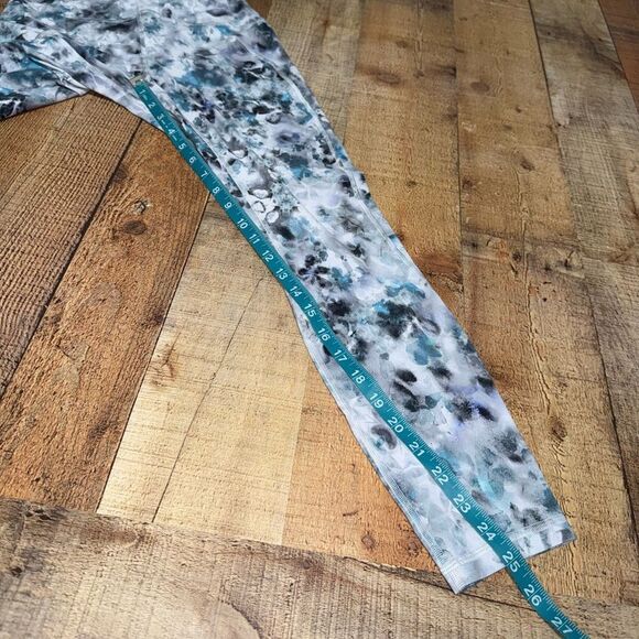 Lululemon Unlimit High-Rise Tight 25" Kaleidofloral Multi Leggings size 6 - Picture 6 of 12